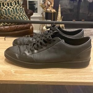 Louis Vuitton men’s sneakers black size 11 Damier pattern